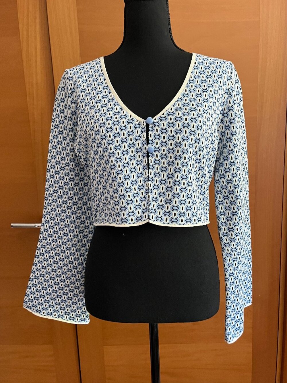 Zara Cropped Knit Cardigan w/ Flared Long Sleeves in Geometric Blue Print NWOT